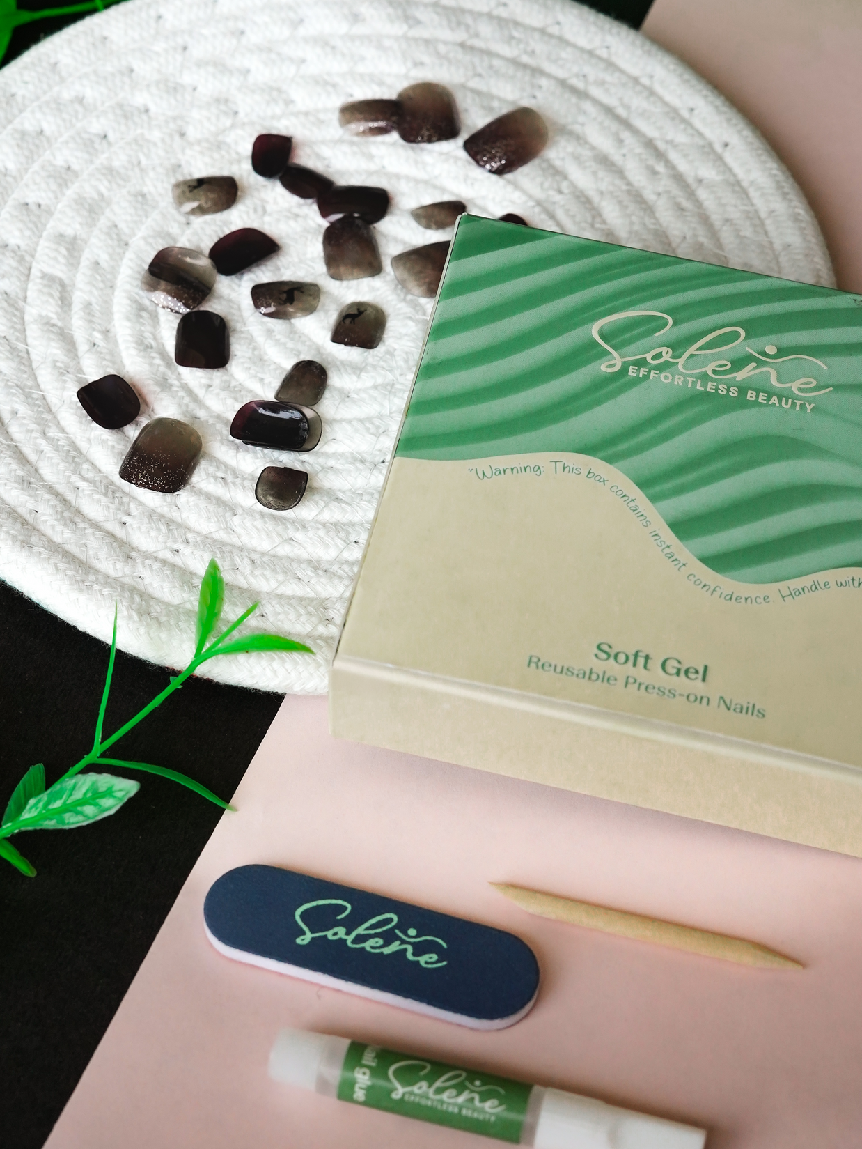 Mara Magic Press On Nails